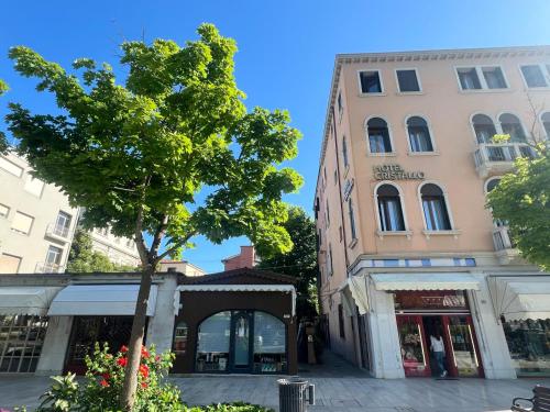 Hotel Cristallo Image