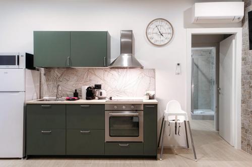 Kuchyň nebo kuchyňský kout v ubytování Victoria Studio 1 e 2 by Quokka 360 - Close to Porta Torre in Como