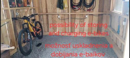 Jízda na kole v ubytování Chalets Barbora and Michal nebo okolí
