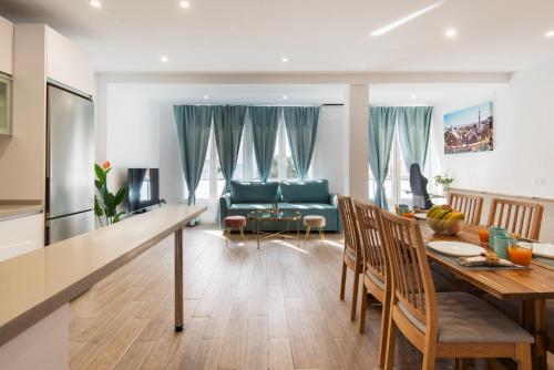 NEW SOLYMAR SQUARE APARTMENT next to Beach