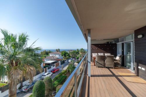 Elegant apartment with a terrace and sea vews