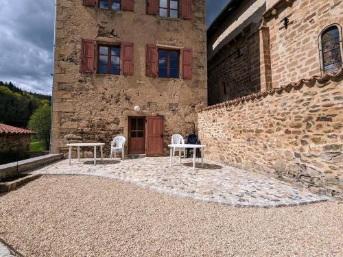 Gîte de charme 10 pers. à Saint-Vert - Nature préservée, 4 chambres, jardin clos - FR-1-582-307