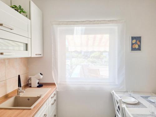 Köök või kööginurk majutusasutuses Sunny Garden Čižići Krk