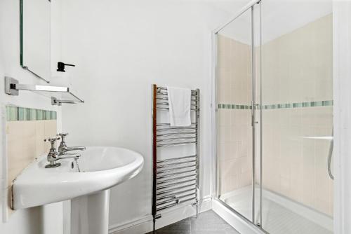 Phòng tắm tại Windsor Manor - Luxury 5-bed Retreat in Solihull