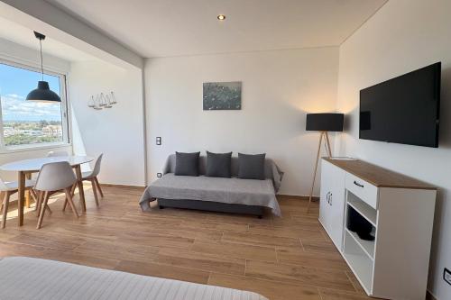 Studio on Alvor's Beach by amcf