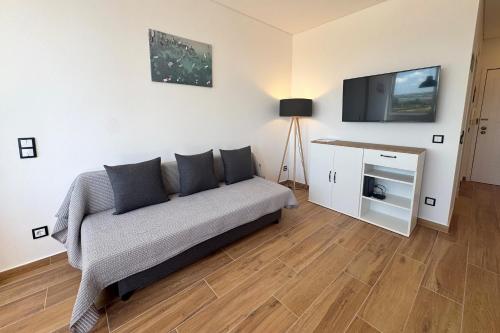 Studio on Alvor's Beach by amcf