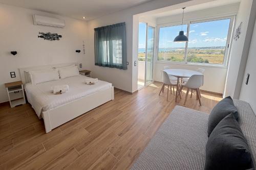 Studio on Alvor's Beach by amcf