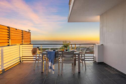 Gallery image of Eden on the Bay 167 by Host Agents in Bloubergstrand