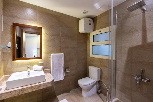 Ένα μπάνιο στο Pyramids Yard Hotel