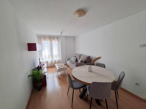 Los Pinos, acogedor apartamento con garaje - Arafita Apartamentos