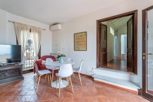 iFlat Pantheon & La Dolce Vita Skyline Penthouse