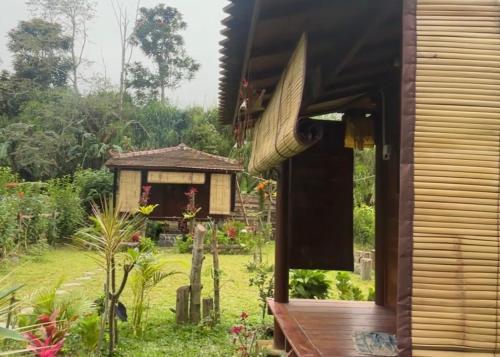 Κήπος έξω από το Yucan eco stay