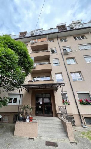 Budova, kde se apartmán nachází