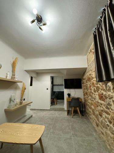Charming 2BR Basement near Akropolis Athens by Kozy Koala