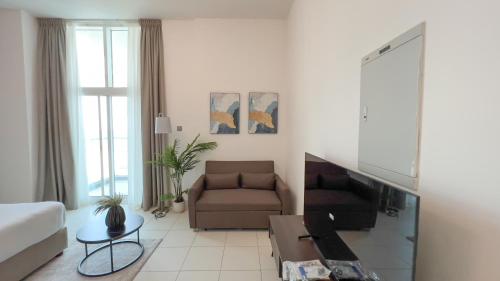 TV a/nebo společenská místnost v ubytování HomesGetaway-Cozy Studio in Glitz 1 by Danube