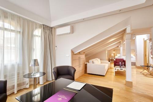 Χώρος καθιστικού στο Nexus Santa María Luxury Apartamentos