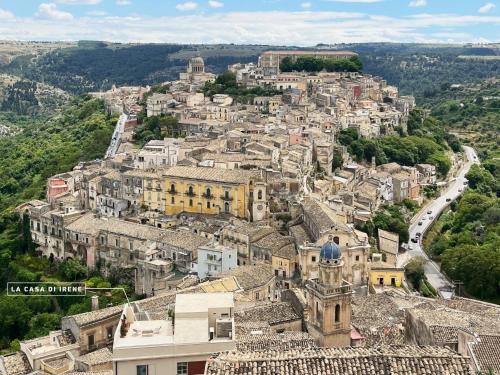 an aerial view of a city with buildings at La casa di Irene - Suites con vista in Ragusa