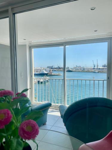 ''Le Lion'' Grand T4 vue sur la mer, clim et parking
