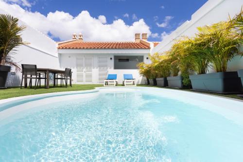 "Piscina Privada y Gimnasio"