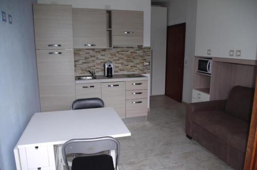 Fotografie z fotogalerie ubytování Wohnung In Euroville Mit Gemeinschaftlichem Pool v destinaci Germignaga