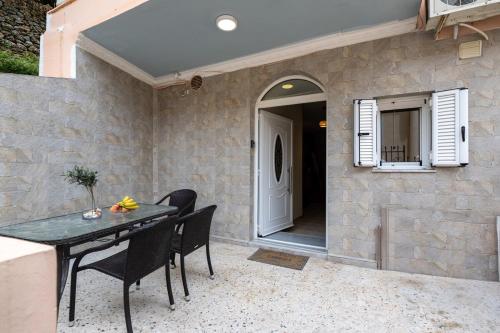 Gallery image of Behind the Sea Kitries in Kitriaí