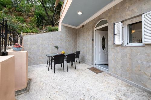 Gallery image of Behind the Sea Kitries in Kitriaí