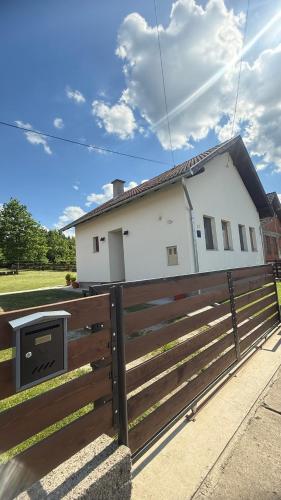 Holiday Home Little House on Papuk