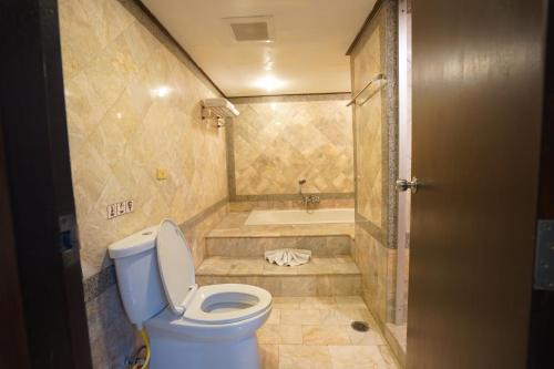 Ένα μπάνιο στο King Park Avenue Hotel Bangkok
