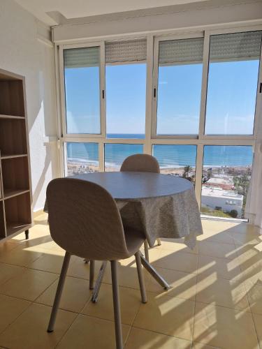 Vistas panorámicas al mar, a 300 metros de la playa