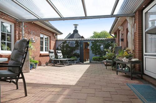 Taman di luar Ferienwohnung Tüchsen