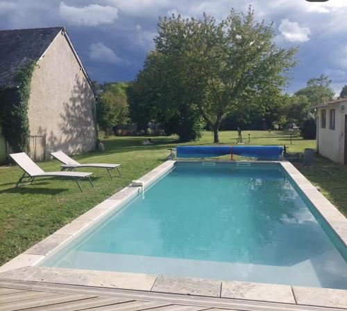 Bazén v ubytovaní L'incontournable - Loiret Spa alebo v jeho blízkosti