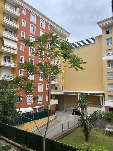 Studio Calif, face tram proche Mer
