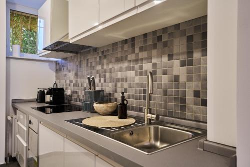 Urban Base Apartment for 9 in Berlin Mitte photo 9