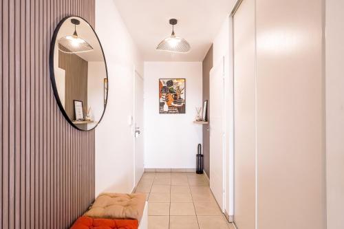 Φωτογραφία από το άλμπουμ του LE PETIT SÉSAME jacuzzi cosy Stade De France 6 personnes Wifi Terrasse Parking privé σε Saint-Denis