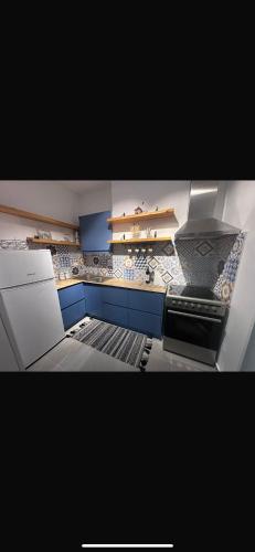 Florentina Apartamentsにあるキッチンまたは簡易キッチン