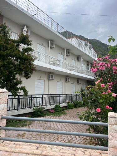 Gallery image of Kontogiannis Lihas Club in Agios Georgios