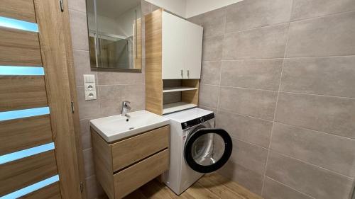 Ένα μπάνιο στο Modern 2-room apartment,balcony, Liptovský Mikuláš