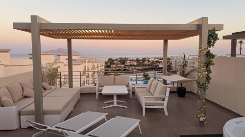 Sunny Beach Penthouse Free Beach, Pools, and Privat Roof