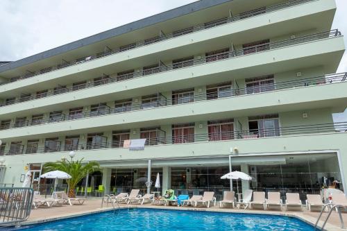 Kolam renang di atau dekat dengan Medplaya Aparthotel Esmeraldas