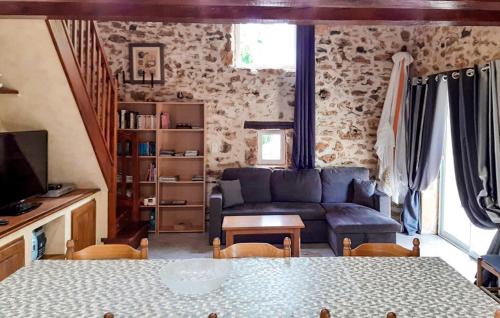 Χώρος καθιστικού στο Beautiful Home In Montcabrier