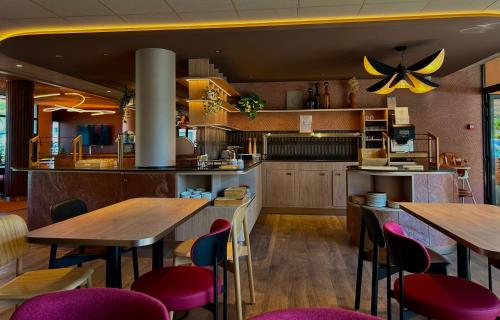 Kuchyň nebo kuchyňský kout v ubytování Novotel Suites Clermont Ferrand Polydome