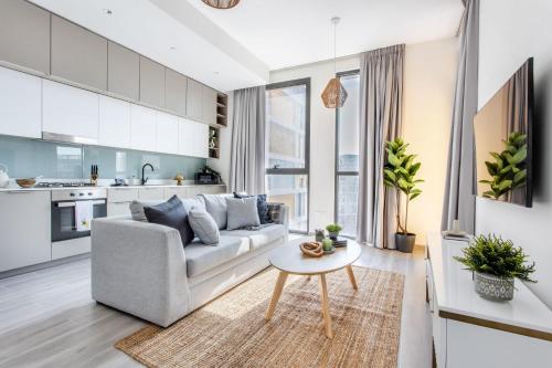 Frank Porter - Noor 3 Midtown