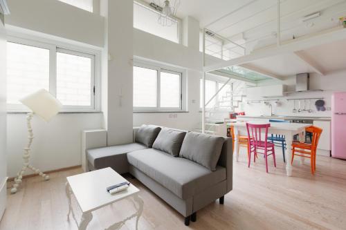 GuestHost - Milano Cosy Studio on 2 levels!
