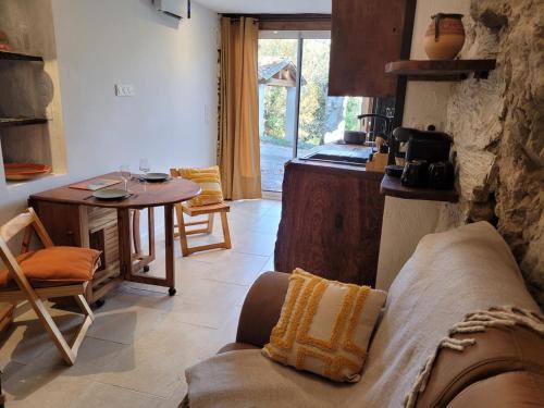 Photo de la galerie de l'établissement Appartement Sillans la cascade village historique, à Sillans-la-Cascade