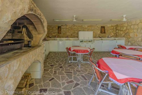 Dapur atau dapur kecil di Loni - near sea