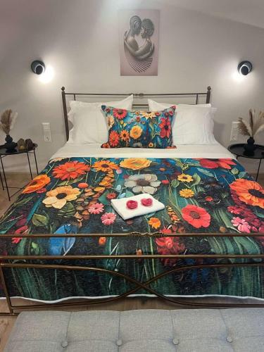Una cama o camas en una habitación de Modern house in Stratoni