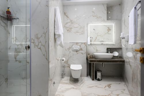 Ein Badezimmer in der Unterkunft Boutique Hotel Golden Key - Poreč - Bed & Breakfast