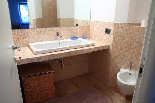 Ένα μπάνιο στο La Conchiglia