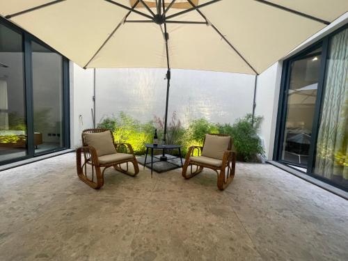 Glass & Charme - Central Suite photo 22