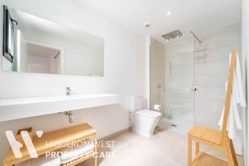 The Skyline Penthouse - 360-Degree Panoramic Views and Rooftop Pool, Malaga